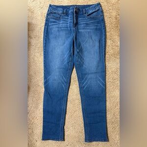 Chico’s The So Slimming Girlfriend Ankle Jeans Size 2 (Large)